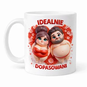Biały kubek na Walentynki z grafiką pary w stylu 3D na tle serca z kwiatów i napisem Idealnie dopasowani